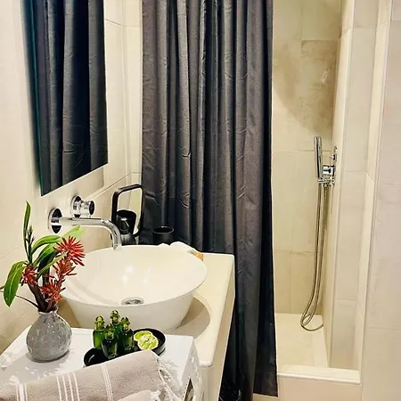 Epos & Luxury パリウリ